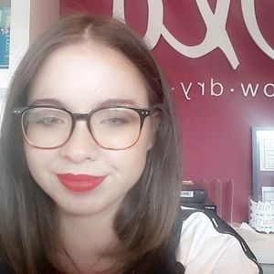 Meet your Posher, Adrienne